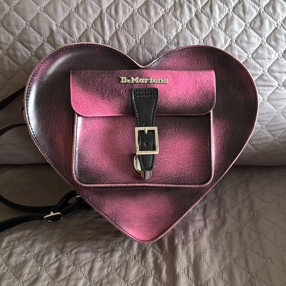Dr.Martens Heart Backpack Crossbody